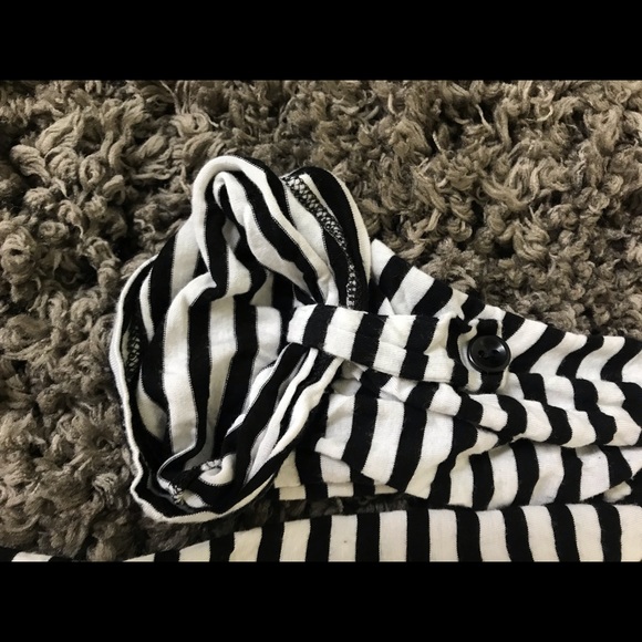 “Fashion Young” Top with jewels *LAST CHANCE* - Picture 4 of 5